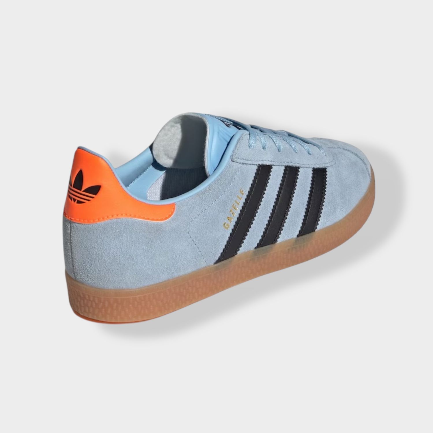 Adidas Gazelle sneaker - Lichtblauw - Suède diagonaal achteraanzicht