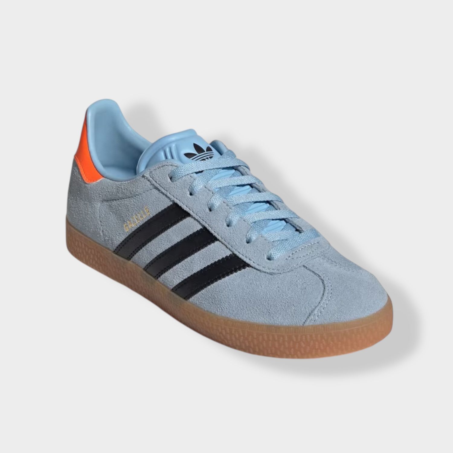 Adidas Gazelle sneaker - Lichtblauw - Suède diagonaal zijaanzicht