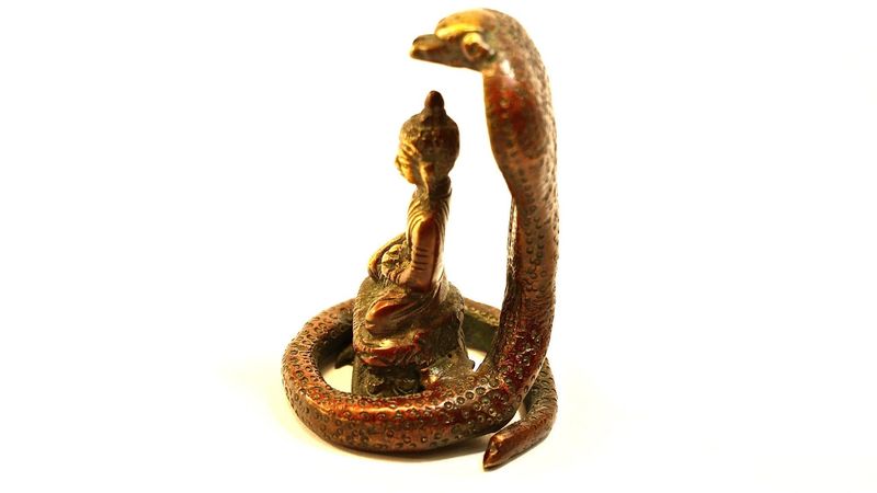 Naga 3" Statue