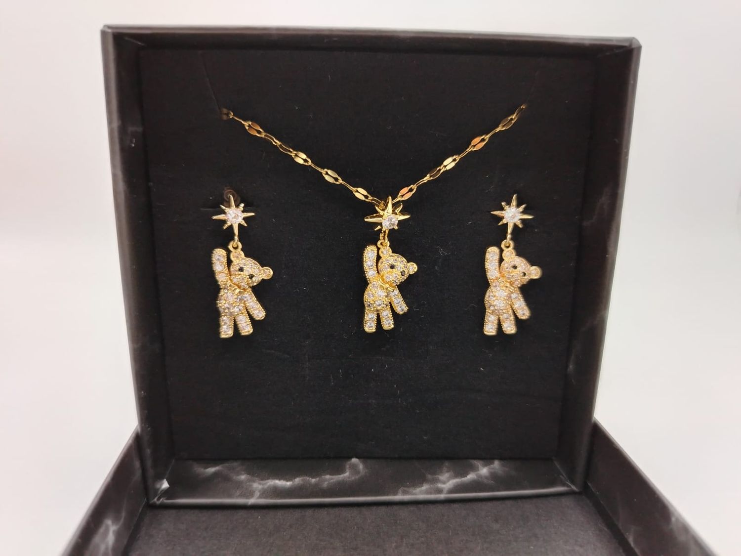 Collar y Aretes Acero Inoxidable Calenbi Oso Chapa De Oro 10k