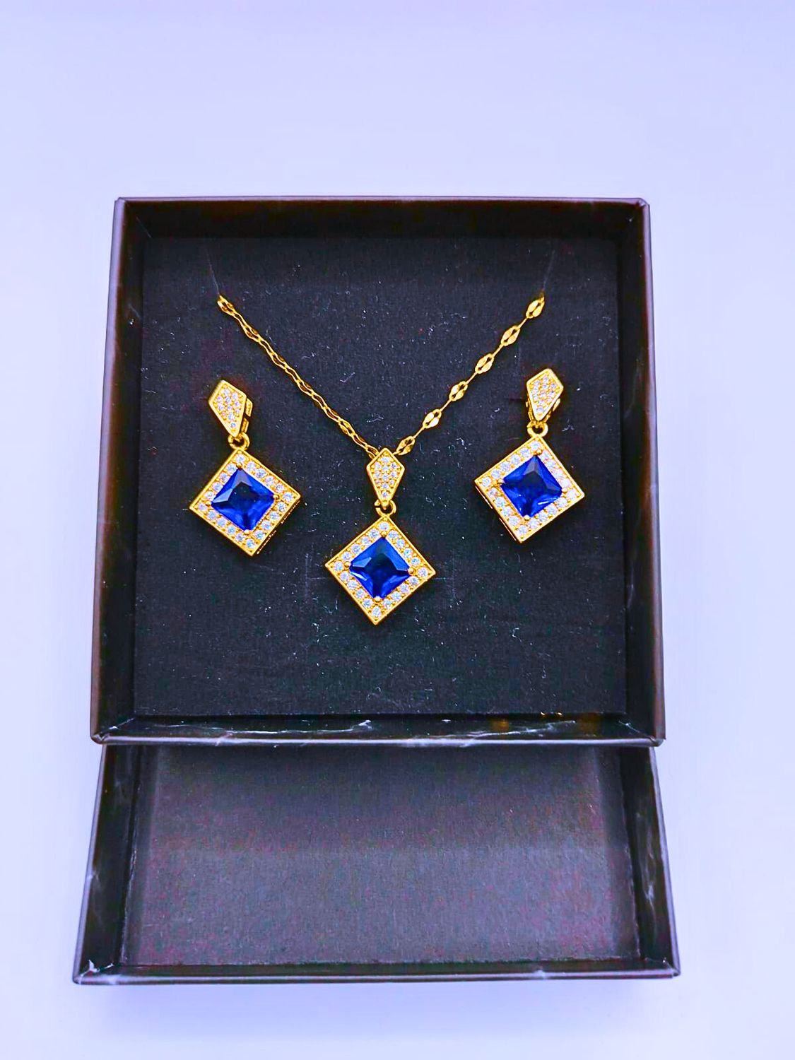 Collar y Aretes Acero Inoxidable Calenbi Rombo Circón Azul Chapa Oro 14k