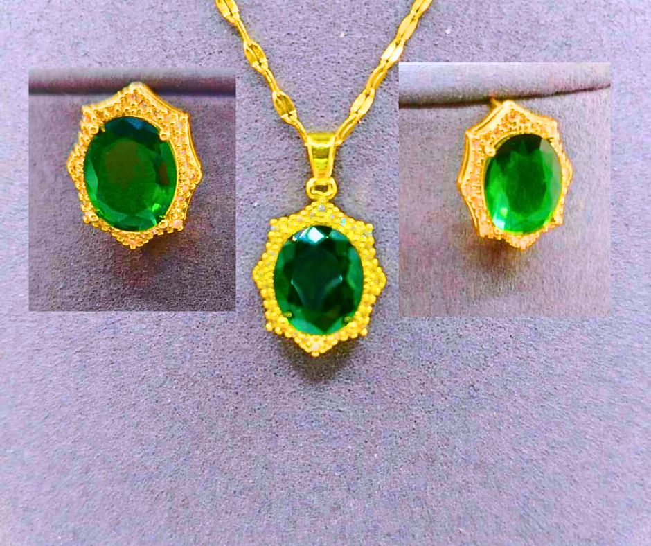 Collar y Aretes Acero Titanio Calenbi Verde Corona de Rey Chapa Oro 12k