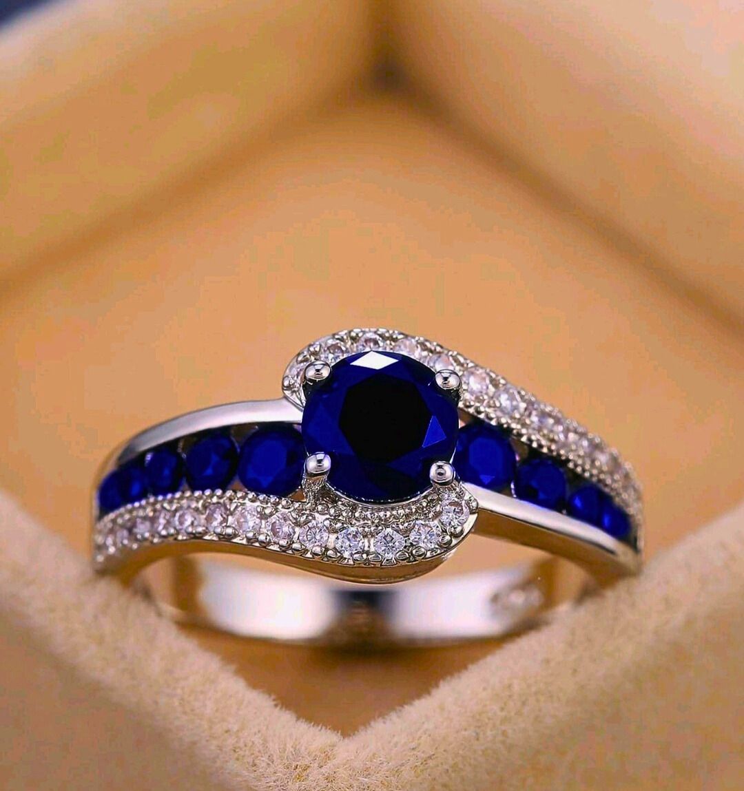 Anillo Zinc Calenbi Circonita Azul Marino y Blanco Cerrado