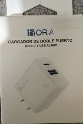 Cargador De Doble Puerto (USB C y USB A) 20w y cable IP