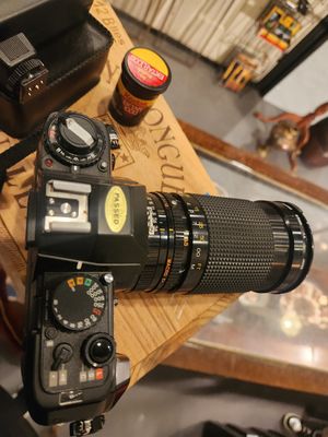 NIKON F-301 flash camera