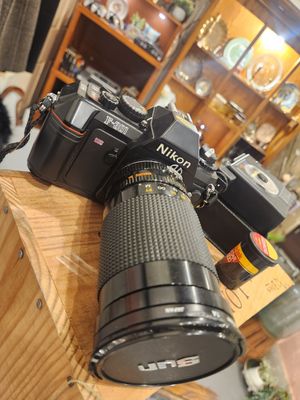 NIKON F-301 flash camera