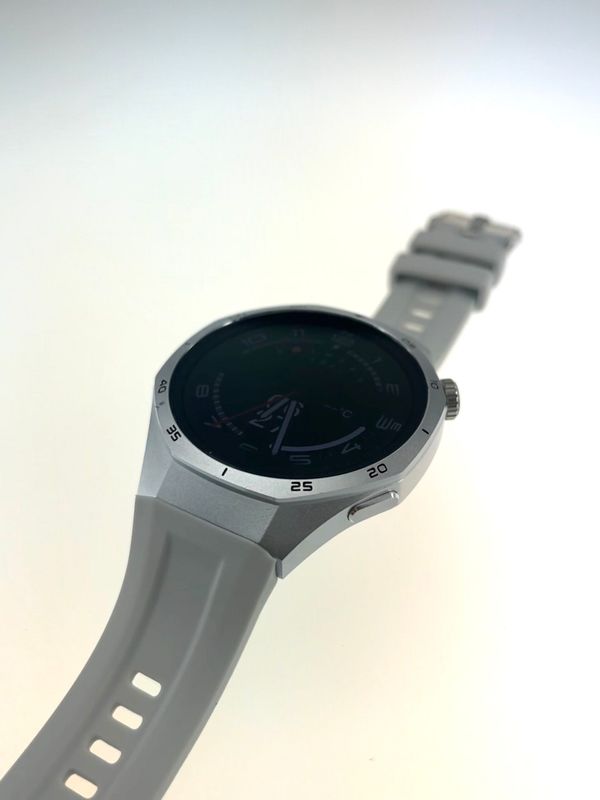 SmartFit Gray – Reloj Inteligente Deportivo con Correa de Goma Gris