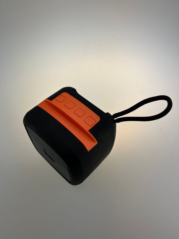 Altavoz Bluetooth con detalle Naranja