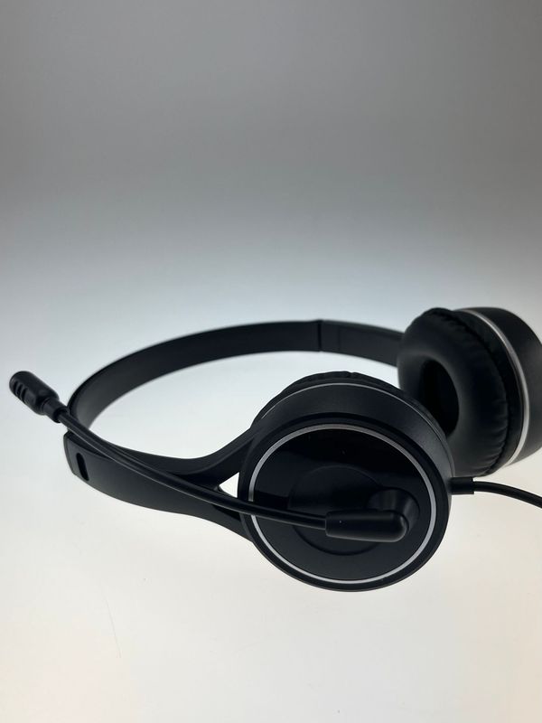 Auriculares con Micrófono y Control de Volumen USB