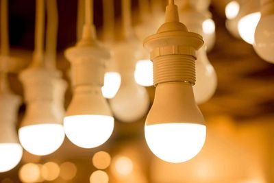 Ferretería e iluminación