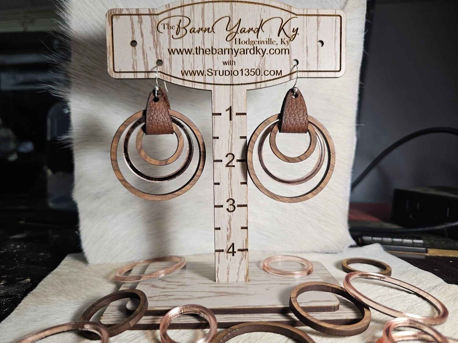 DIGITAL FILE Circle Earring and leather Hanger EPS SVG DXF