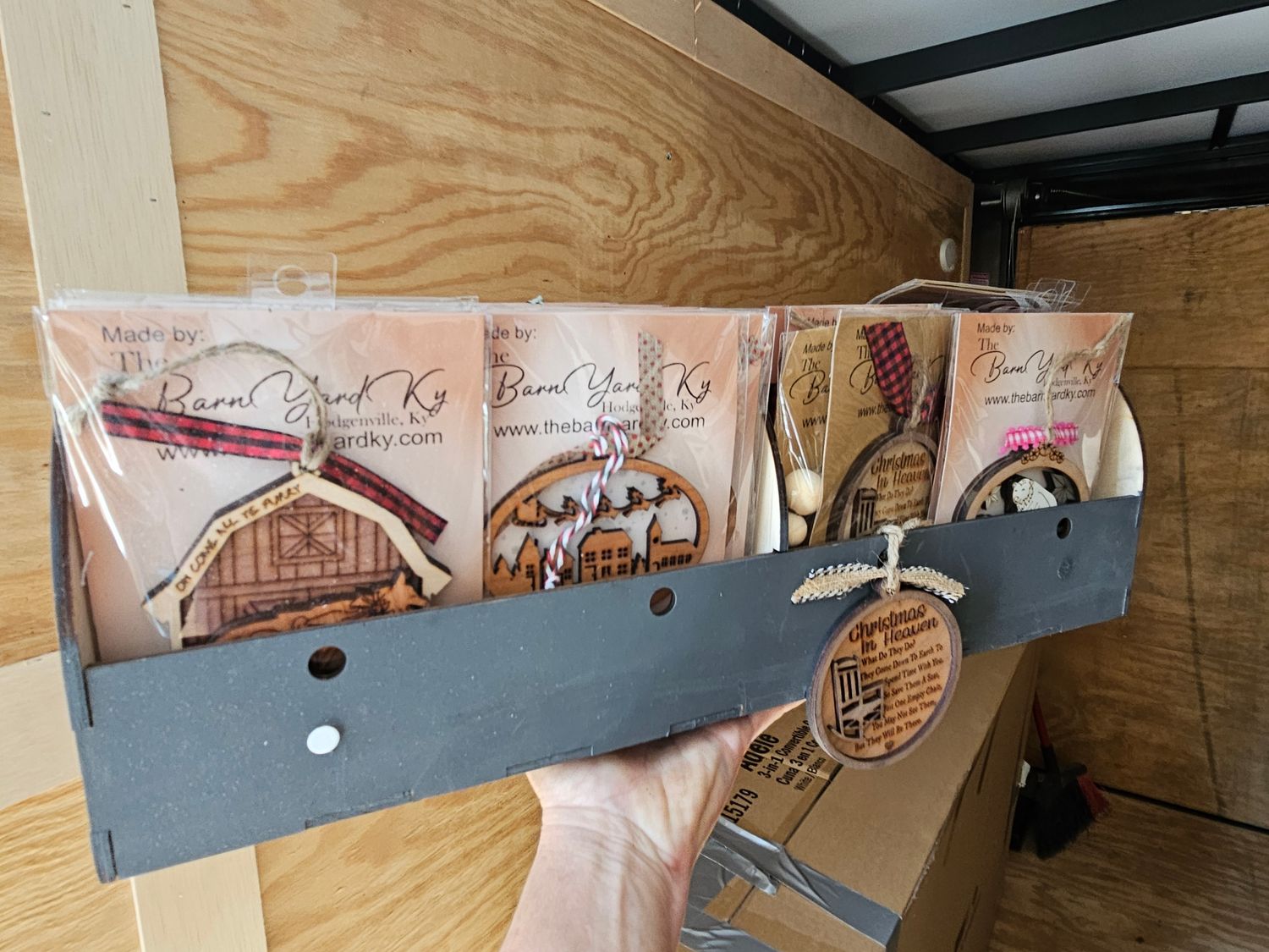 ORNAMENT DISPLAY BOX FOR GRIDWALL