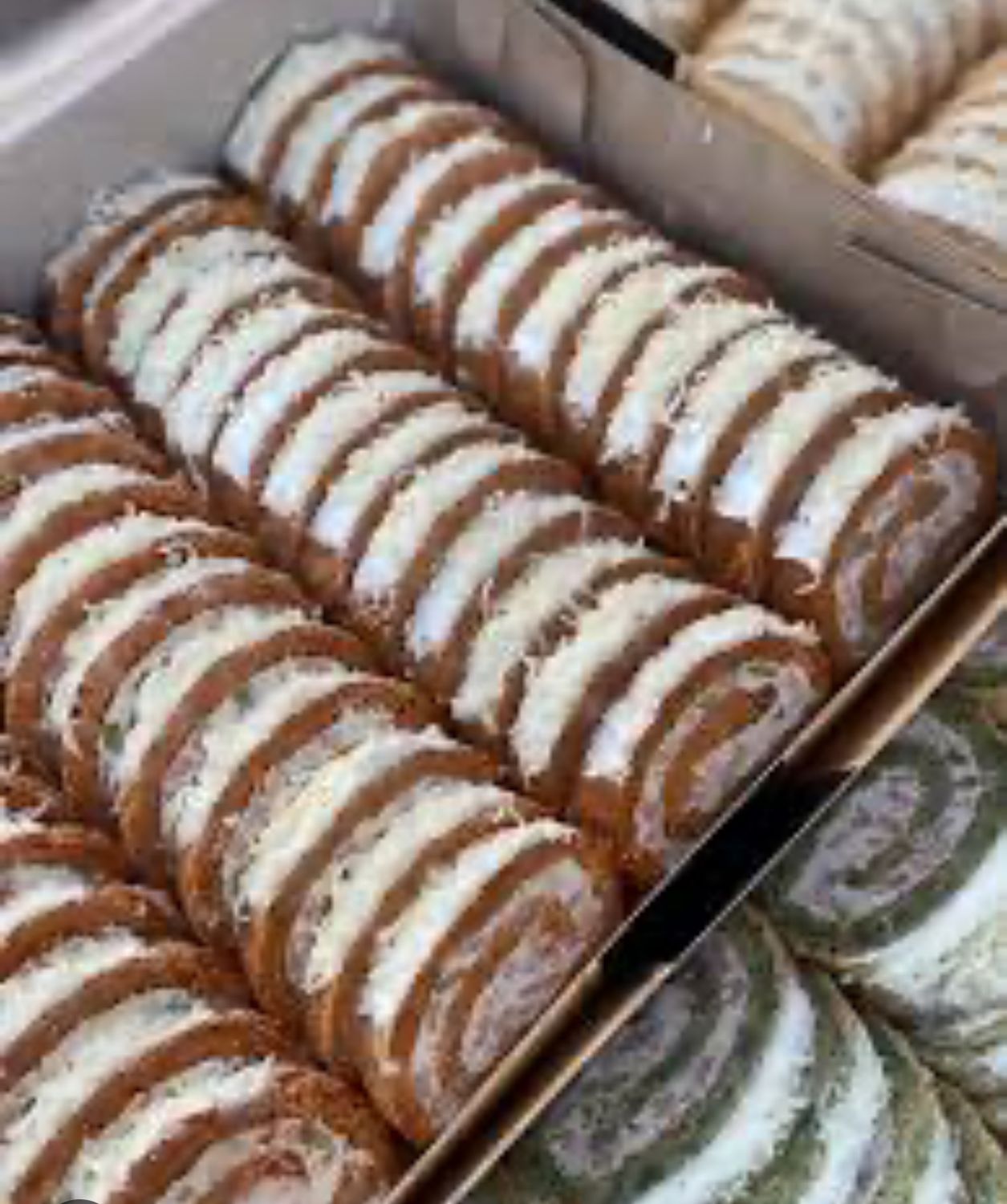 Fresh Swiss Roll Confection