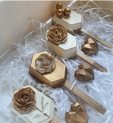 Signature Ice Cakes by AVI FLOWER &amp; SWEETS