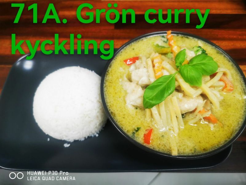 71. Grön Curry med grönsaker och..  (välj mellan Kyckling, Biff, Tigerräkor, Tofu eller Vegetarisk) 🌶🌶🌶