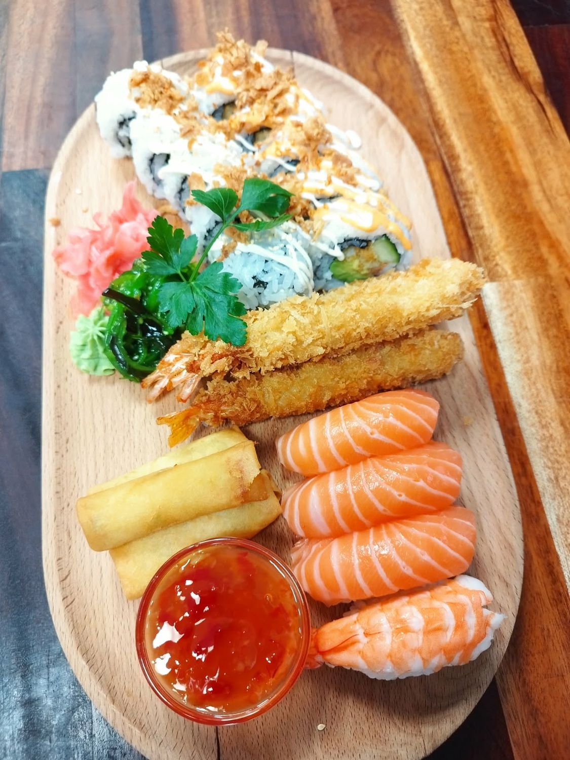 35. Sushi Mix, Vårrullar &amp; friterade räkor