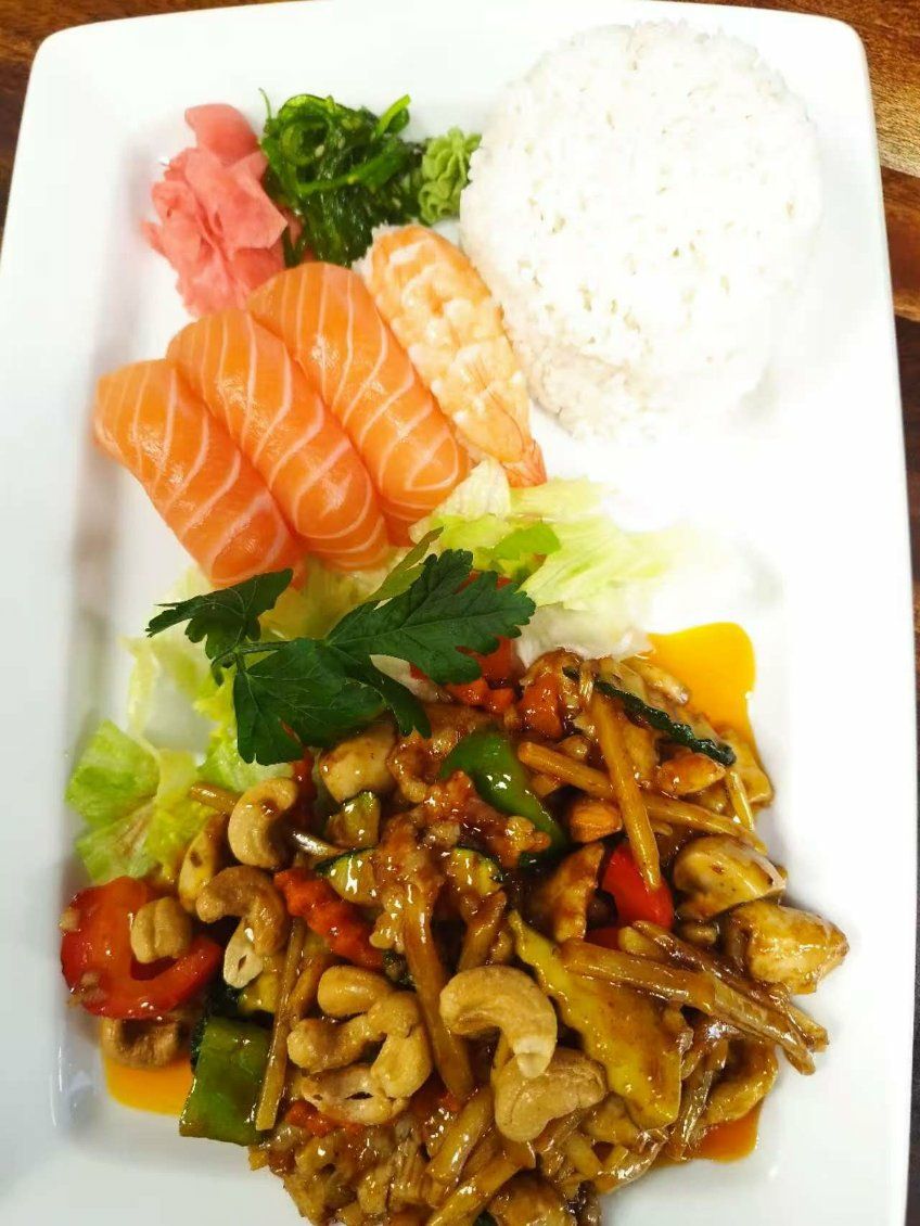 31. Sushi &amp; Himalaya Wok (Kyckling)