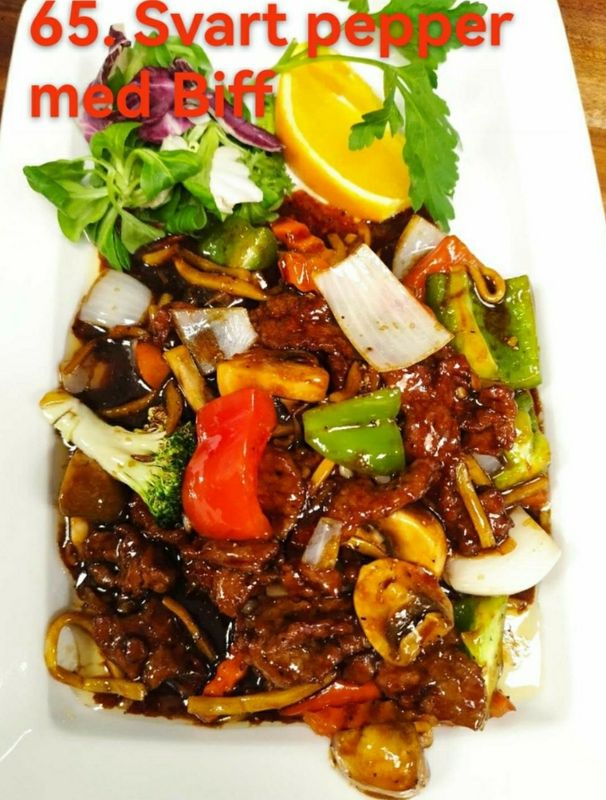 65. Svartpeppar Wok med grönsaker och..  (välj mellan Kyckling, Biff, Tigerräkor, Tofu eller Vegetarisk) 🌶