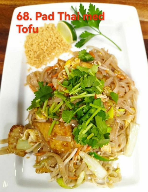 68. Pad Thai risnudlar med grönsaker och..  (välj mellan Kyckling, Biff, Tigerräkor, Tofu eller Vegetarisk)