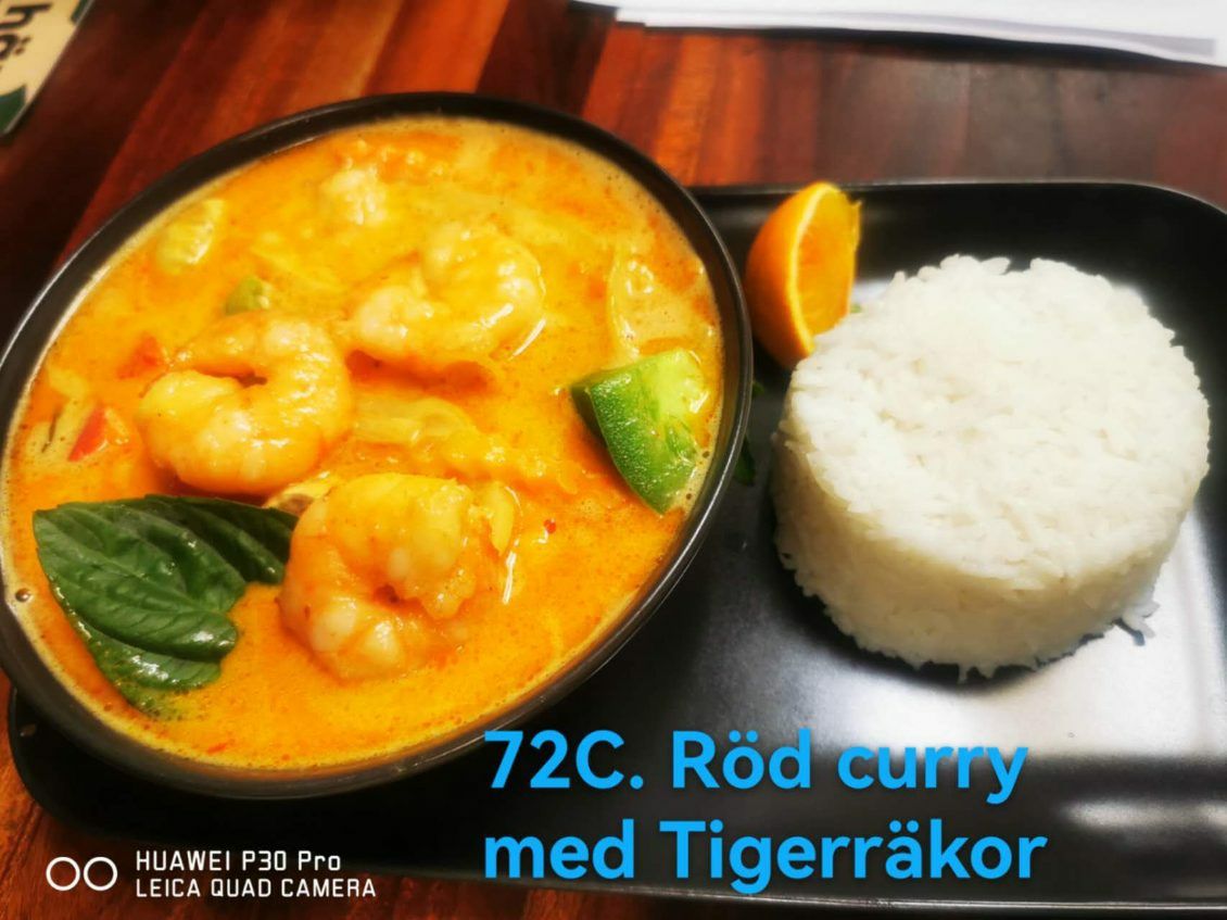 72. Röd Curry med grönsaker och..  (välj mellan Kyckling, Biff, Tigerräkor, Tofu eller Vegetarisk) 🌶