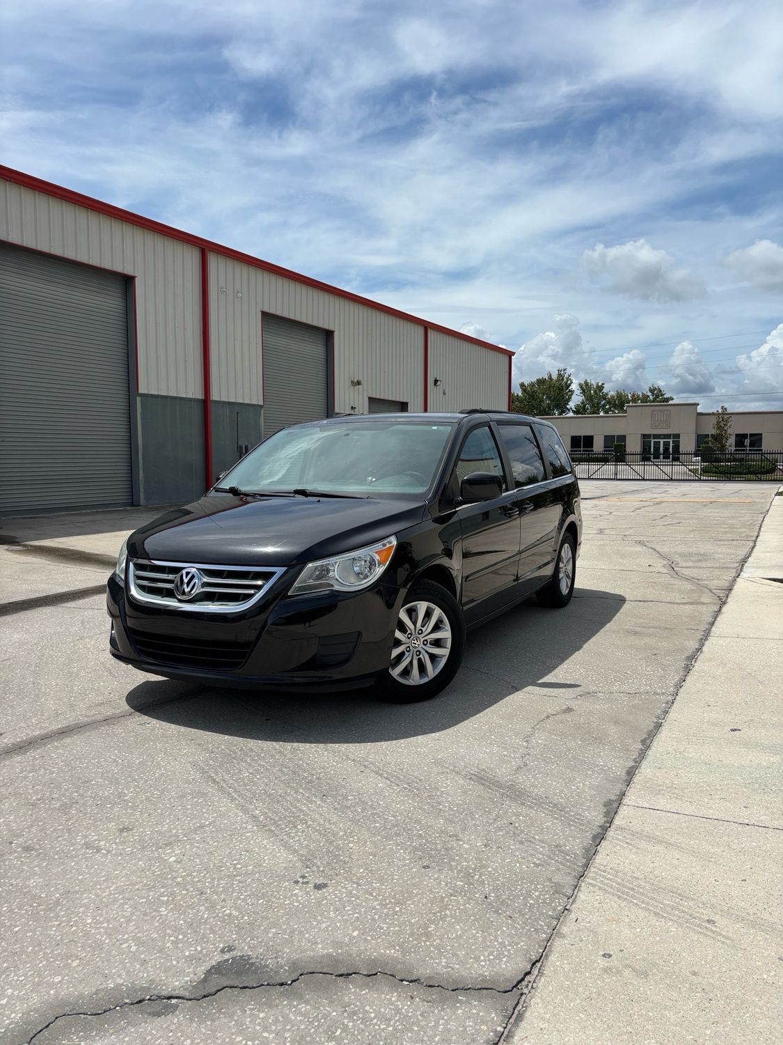 2012 VW Routan SE