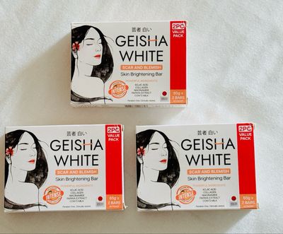 GEISHA WHITE SCAR AND BLEMISH