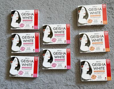 GEISHA WHITE SCAR AND BLEMISH
