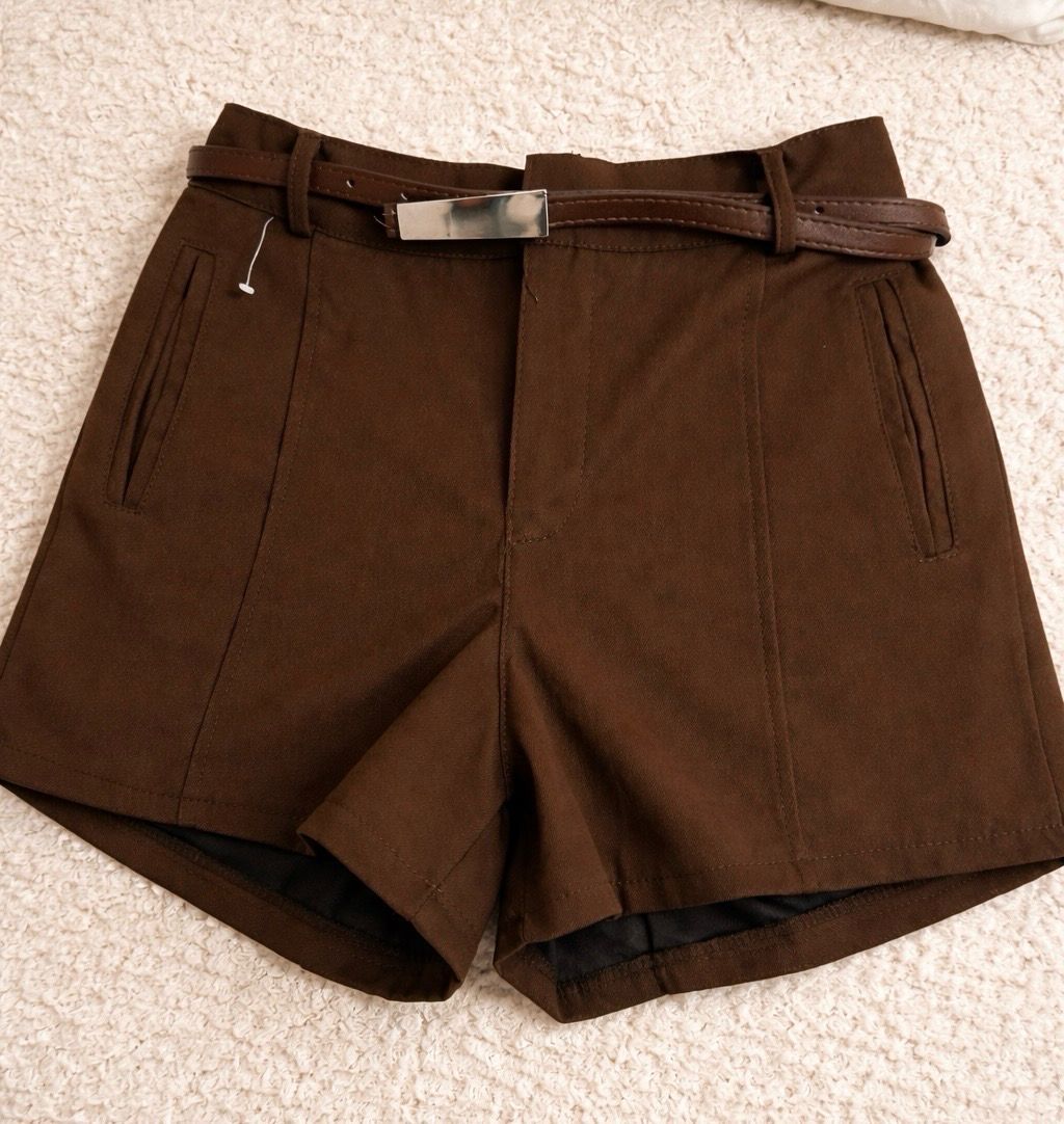 SHORT WITH BELT