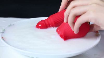 ورده مص للحلمات والمهبل