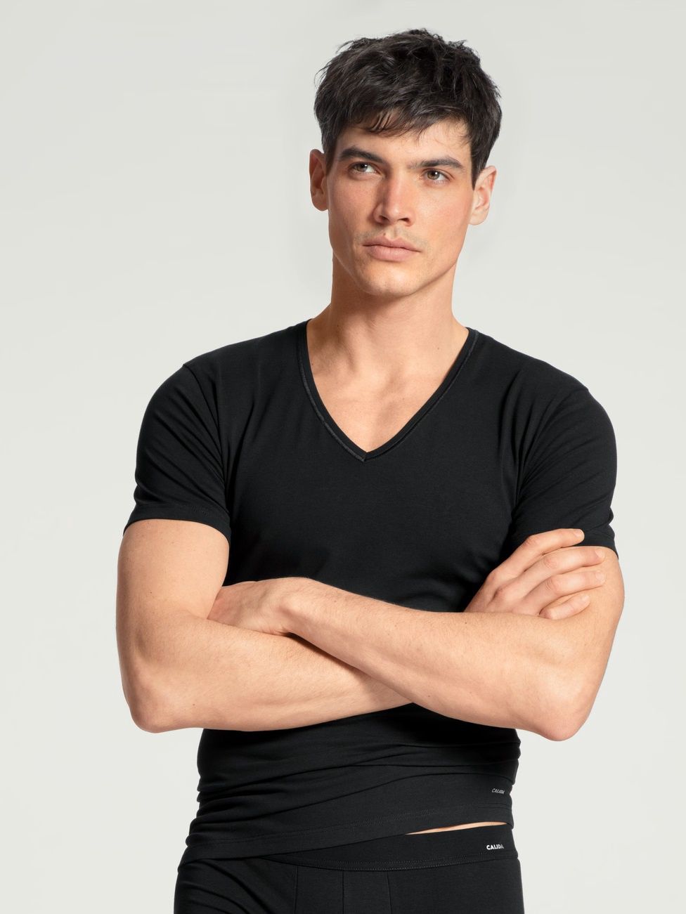 T-shirt v-hals Cotton Code 14590 - zwart