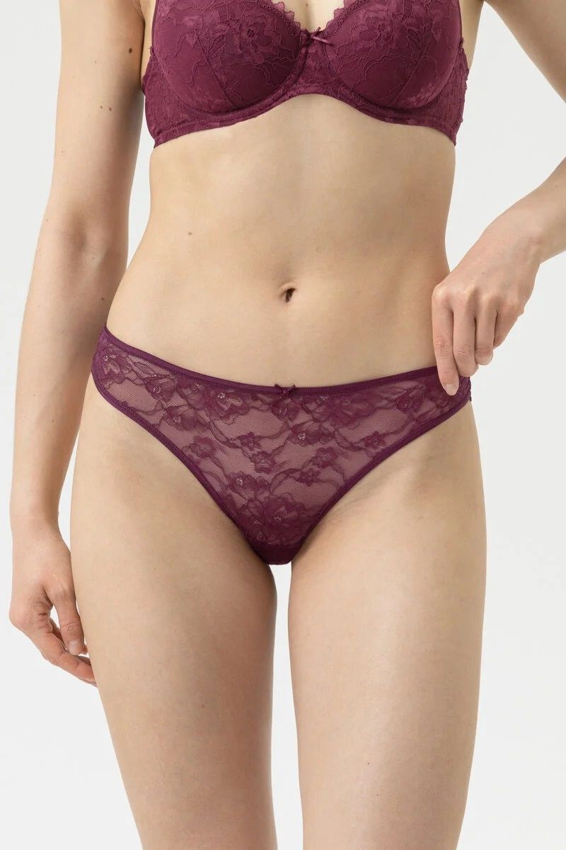 String Fabulous 1320006 - boysenberry