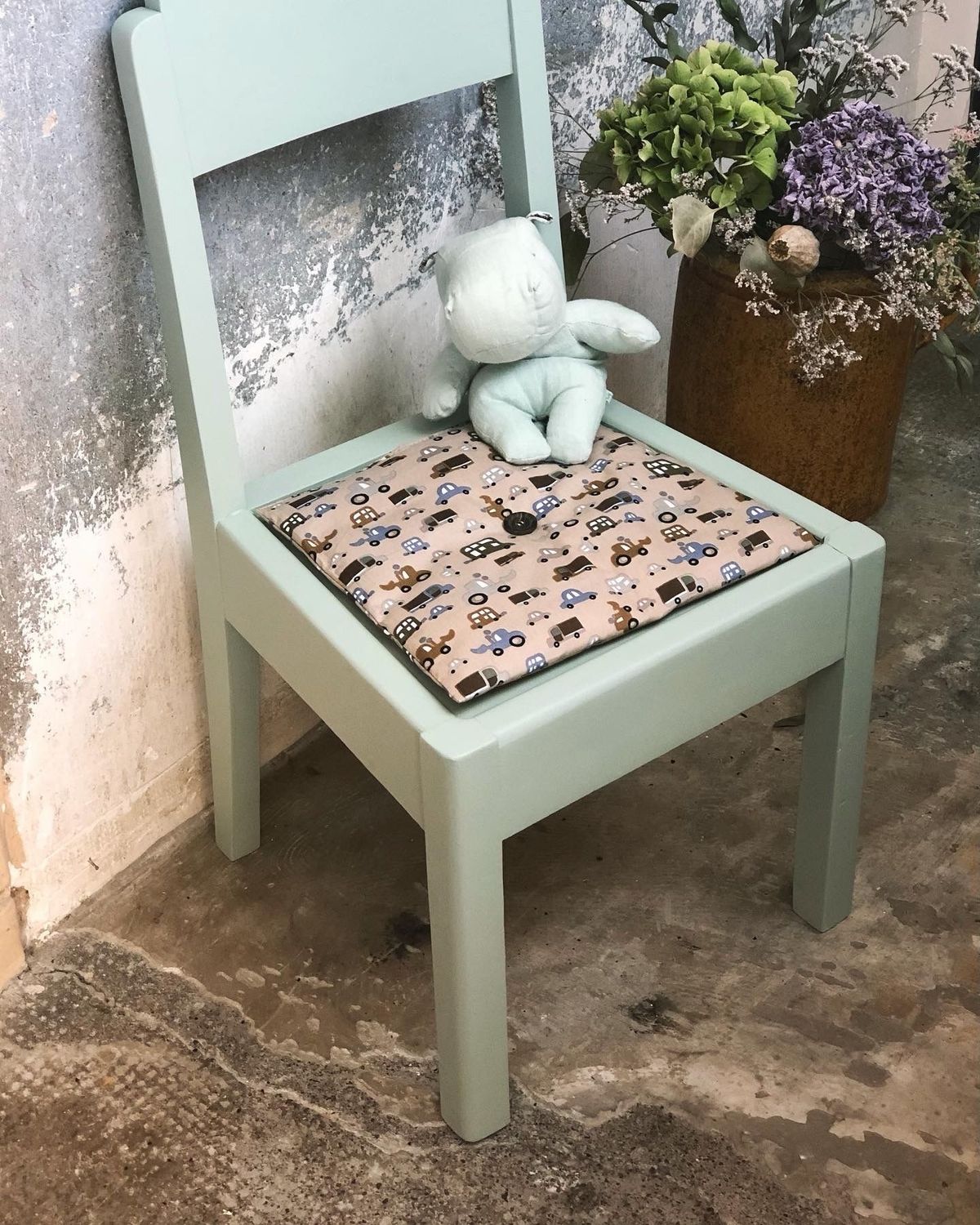 CHAISE EN BOIS BOLIDE