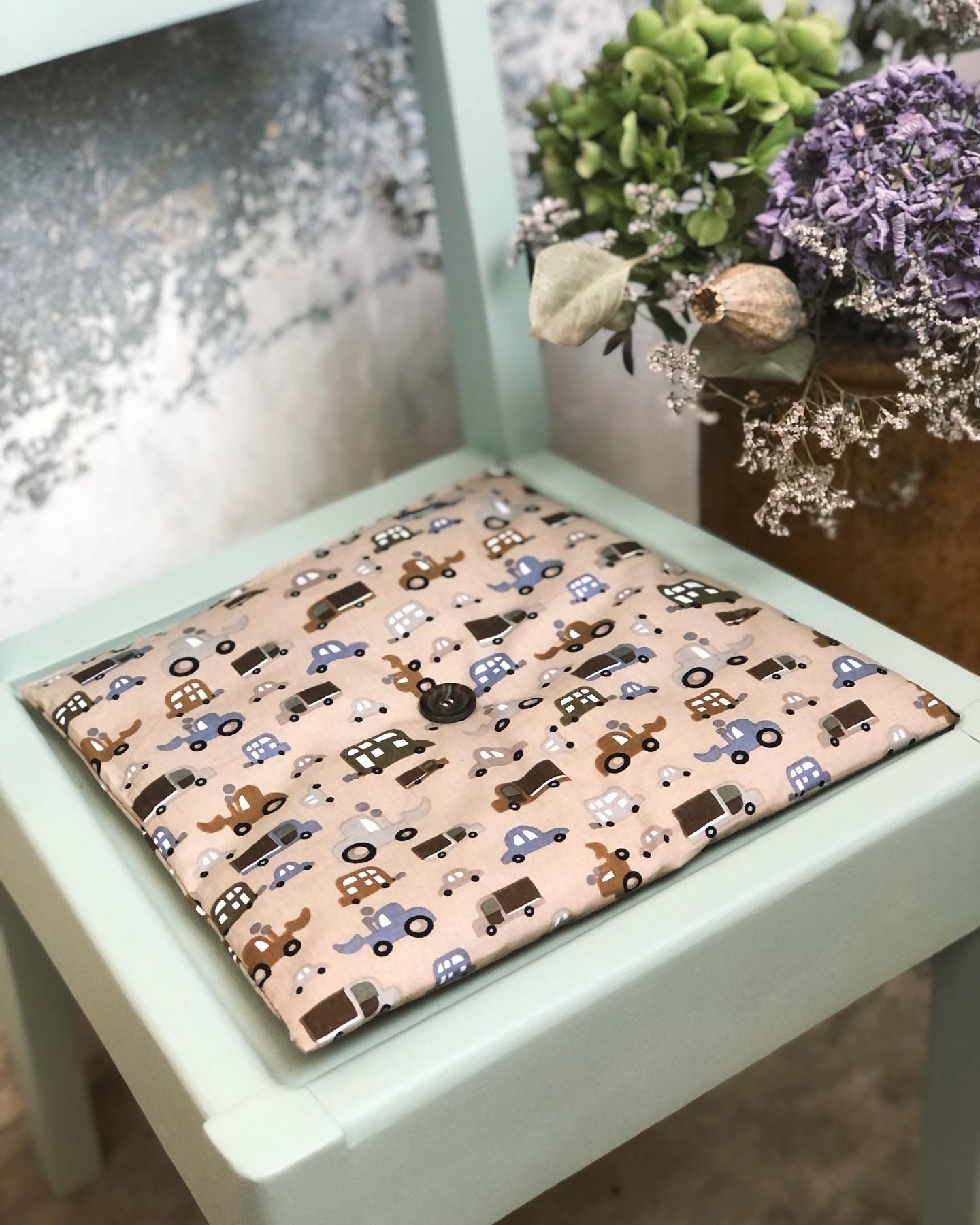 CHAISE EN BOIS BOLIDE