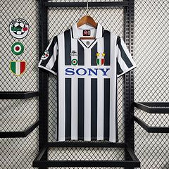 Retro Juventus away