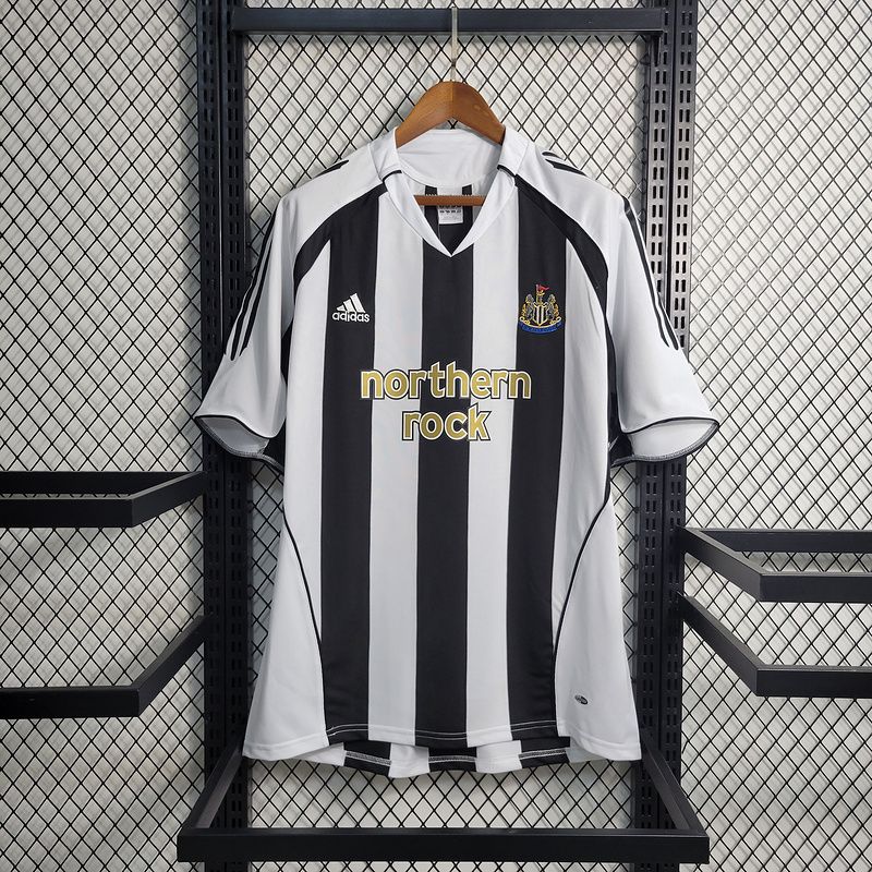 04-06 Newcastle United Home Kit RETRO