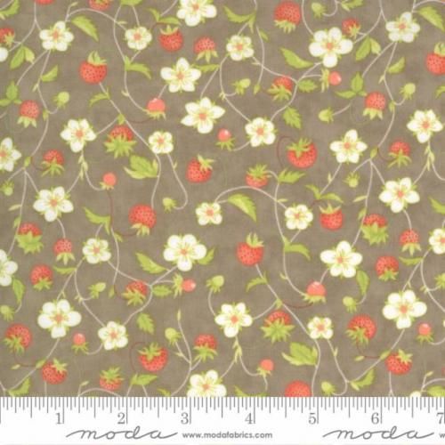 Moda Strawberries &amp; Rhubarb 20402 17
