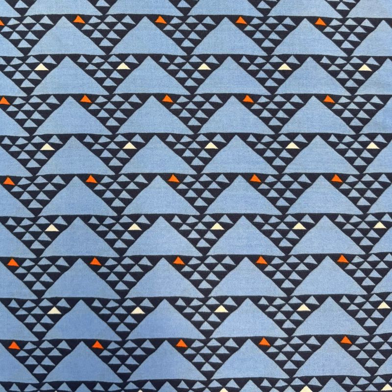 Clothworks Serengeti Beasties Y1775-94 Dark Navy
