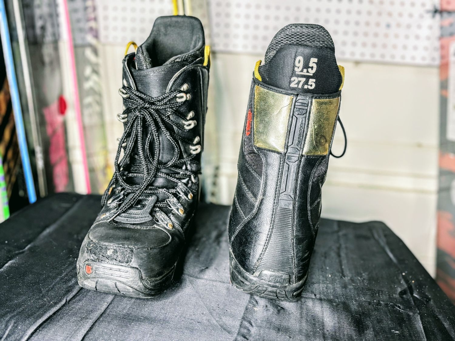 Burton rental mens 9.5 lace up boots