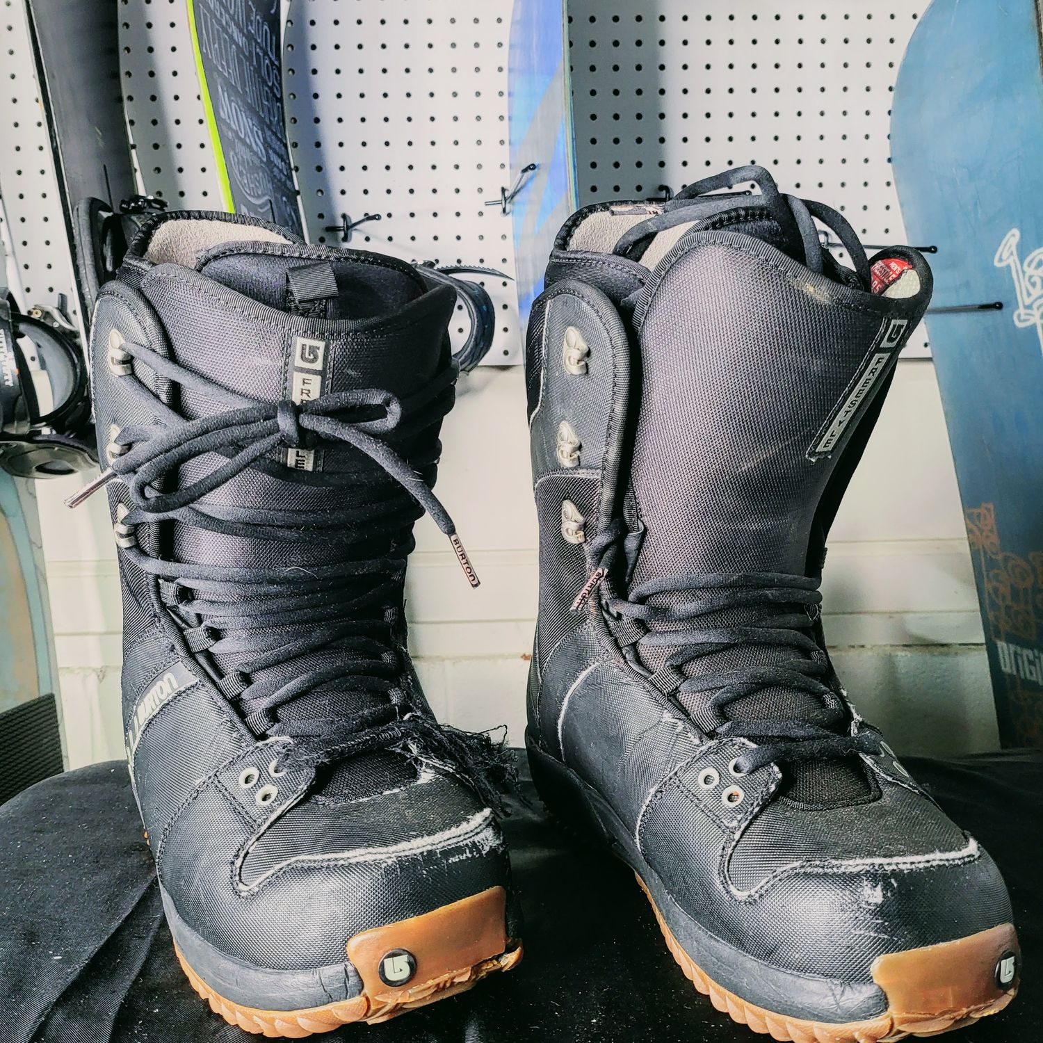 Burton Freestyle Men&#39;s 9.5 snowboard boots (as is)