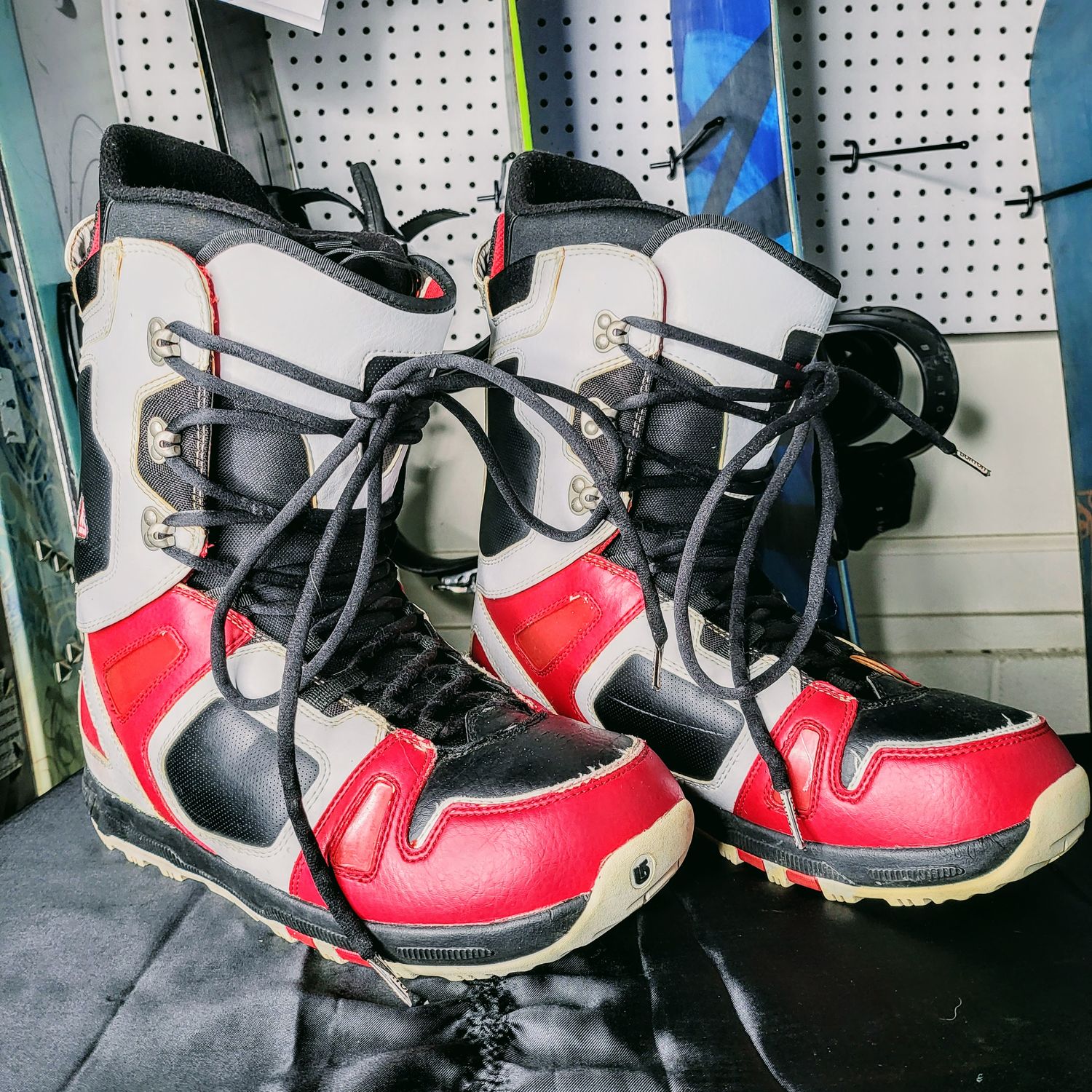Burton Freestyle Men&#39;s 13 Snowboard Boots