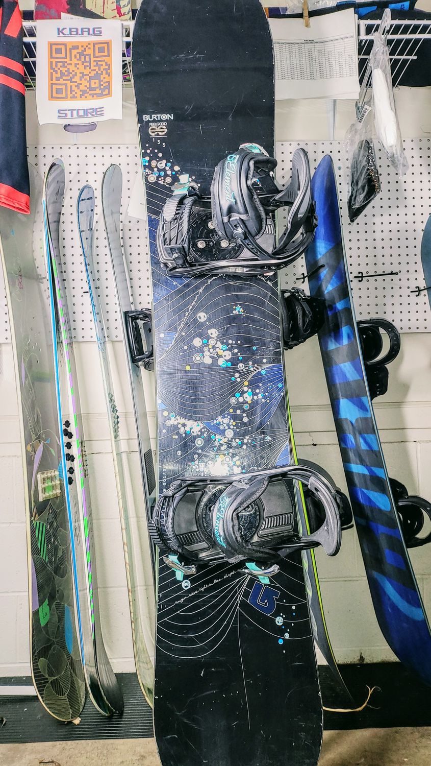 Burton Feel Good 155 CM With NEW 5th Element M/L Bindings (read disc)