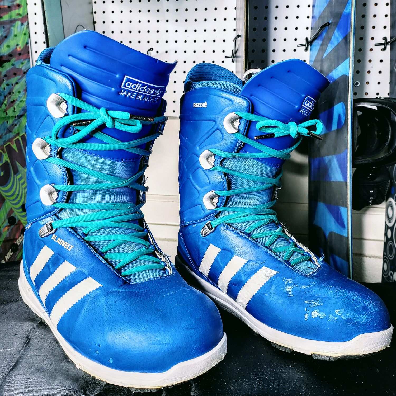 Addidas Snowboard Boots Mens Size 9 (good shape)