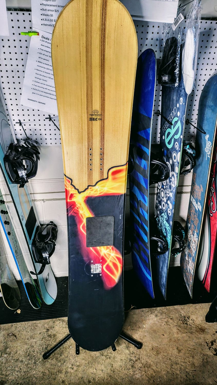 Lamar LRC 154 CM Snowboard (fair)