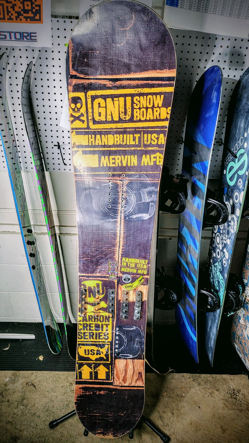 GNU Carbon Credit Series 153 CM Snowboard