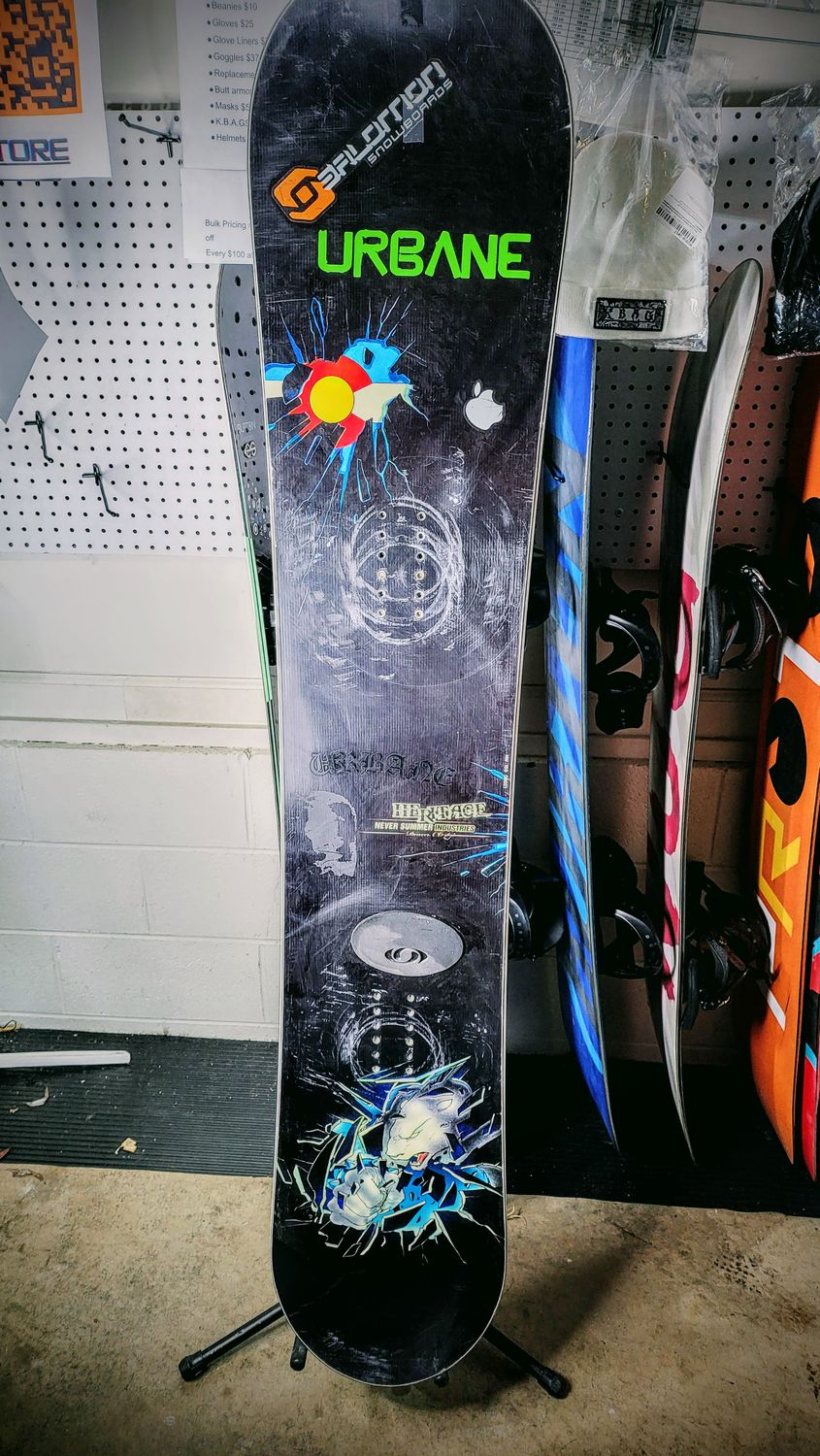 Never Summer Heritage 159 CM Snowboard (Read Disc)