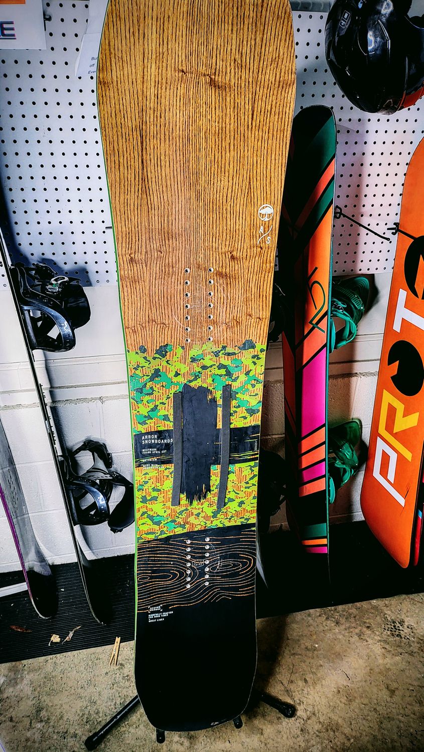 2020 Arbor WestMark 150 CM Snowboard (great)