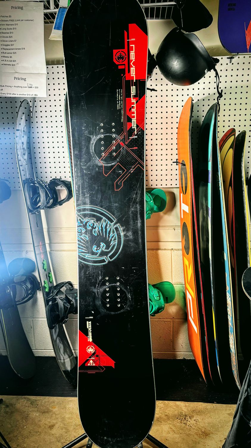 Never Summer Titan 164 CM Mid wide Snowboard