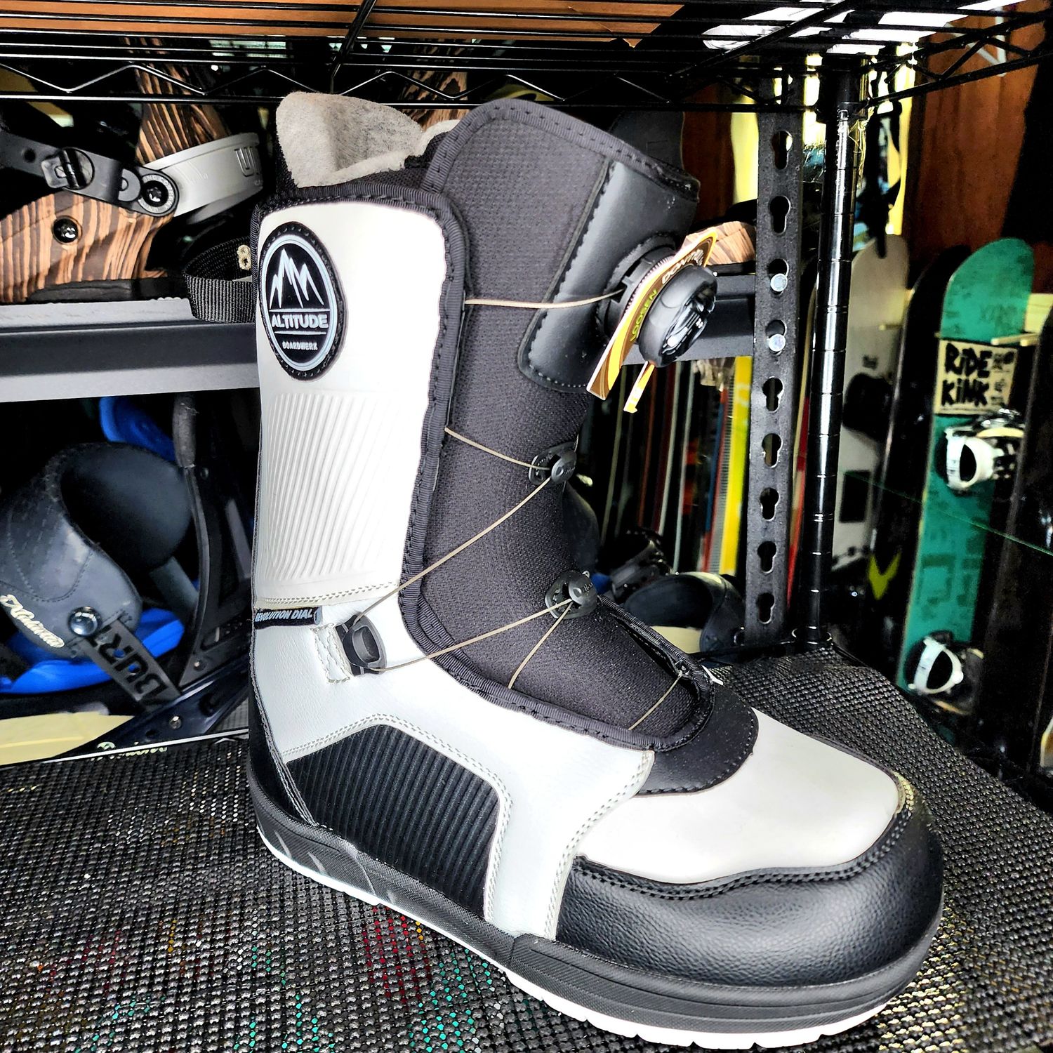 NEW Altitude Womens dial Boots size 8 &amp; 9