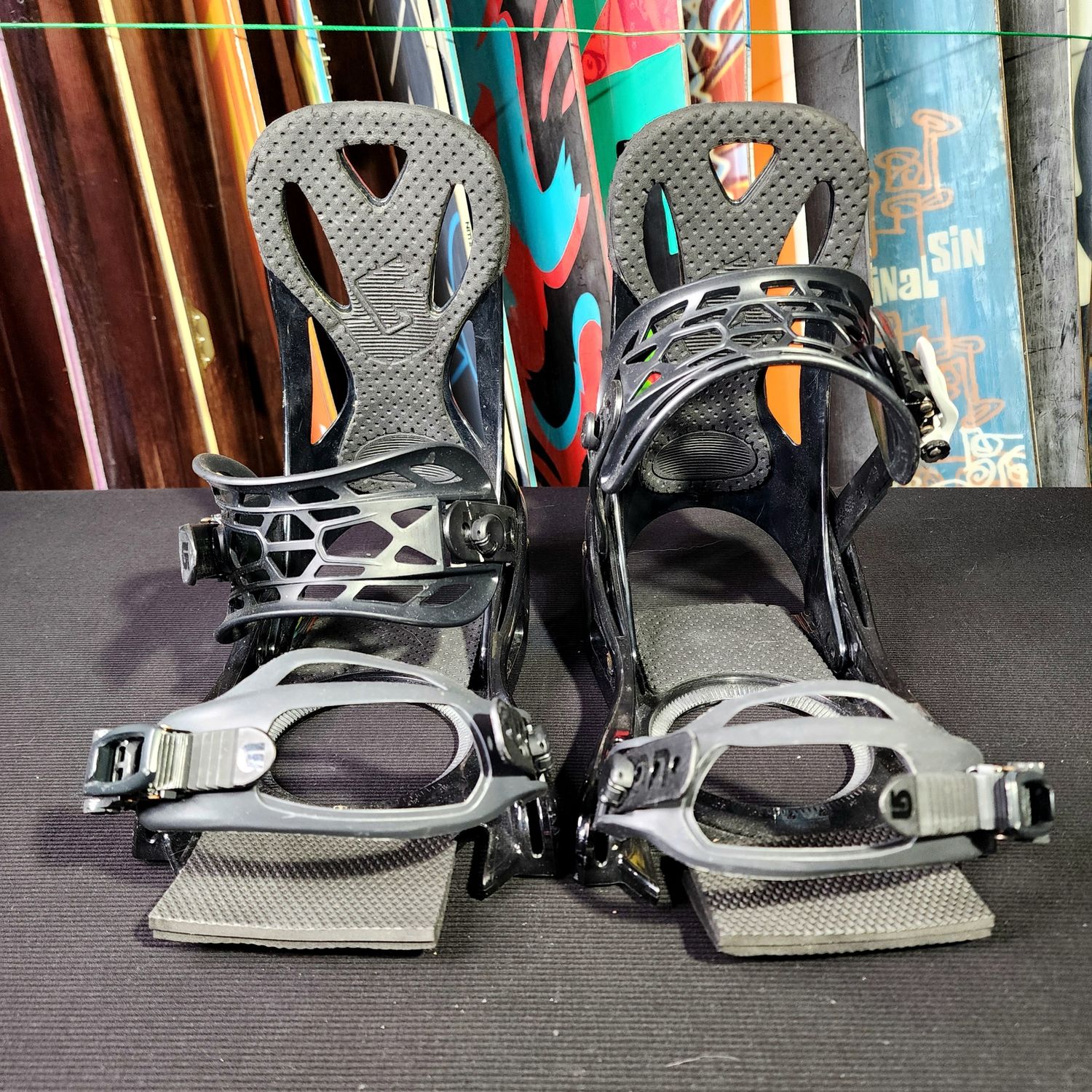 Burton bindings large