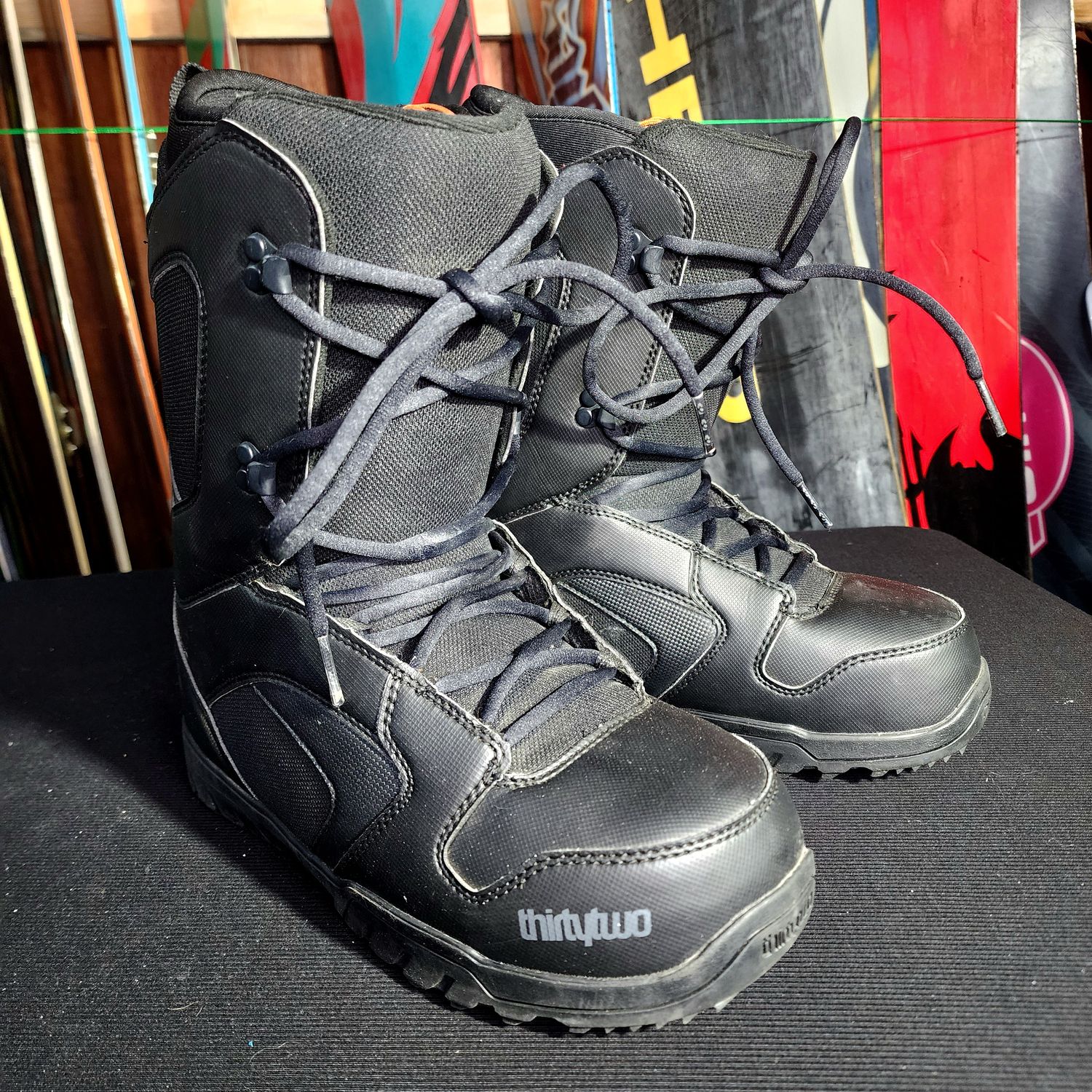 Black 32 Exit Mens 11 Snowboard boots (Like new)
